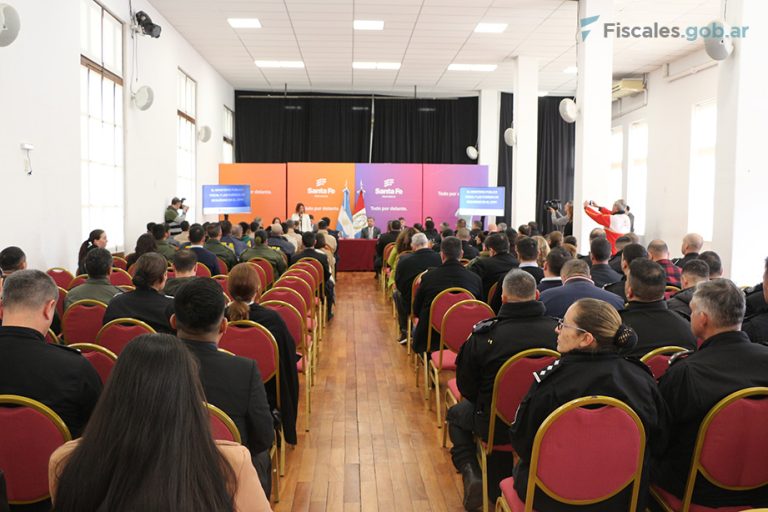 La UNISA y fiscales del distrito Rosario capacitaron sobre el sistema acusatorio a más de 200 miembros de las fuerzas de seguridad federales