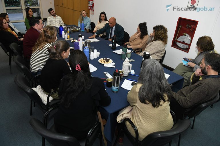 La DOVIC mantuvo un encuentro de formación sobre acompañamiento a víctimas con el fiscal federal Carlos Rívolo