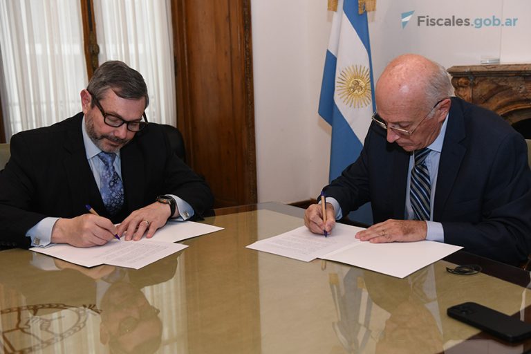 La Procuración General y la ANSES firmaron un convenio para habilitar un canal de asesoramiento y gestión de trámites de la seguridad social