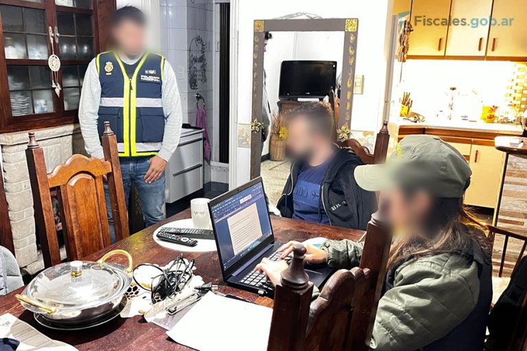 “Operación Kaerb”: procesaron al creador de la plataforma usada por cibercriminales para desbloquear iPhones y a otros cuatro imputados