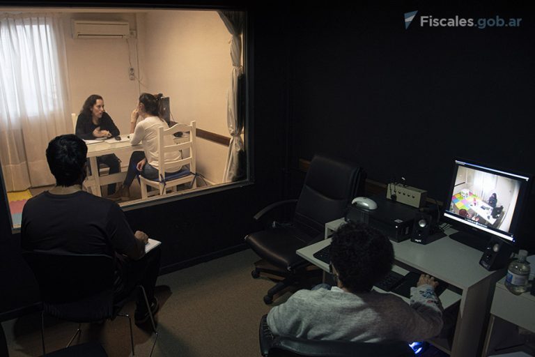 Realizaron una única Cámara Gesell para evitar la revictimización de una niña en un caso de abuso sexual con hechos denunciados en Argentina y Paraguay