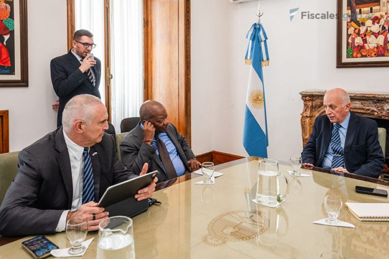 El secretario de Estado adjunto de la INL visitó junto al embajador de los EE.UU. dependencias de la Procuración General de la Nación