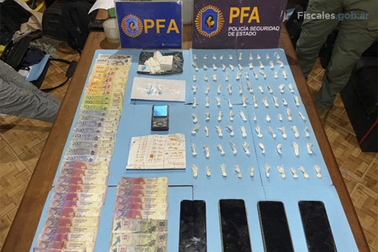 Rosario: indagaron a seis personas detenidas en cuatro allanamientos en los que se secuestraron marihuana y cocaína listas para comercializar