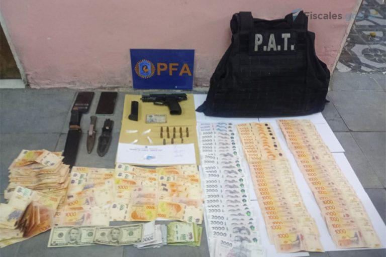 Rosario: ampliaron la imputación contra siete policiales que hicieron un allanamiento ilegal para robar cocaína e imputaron a tres familiares por  comercializarla