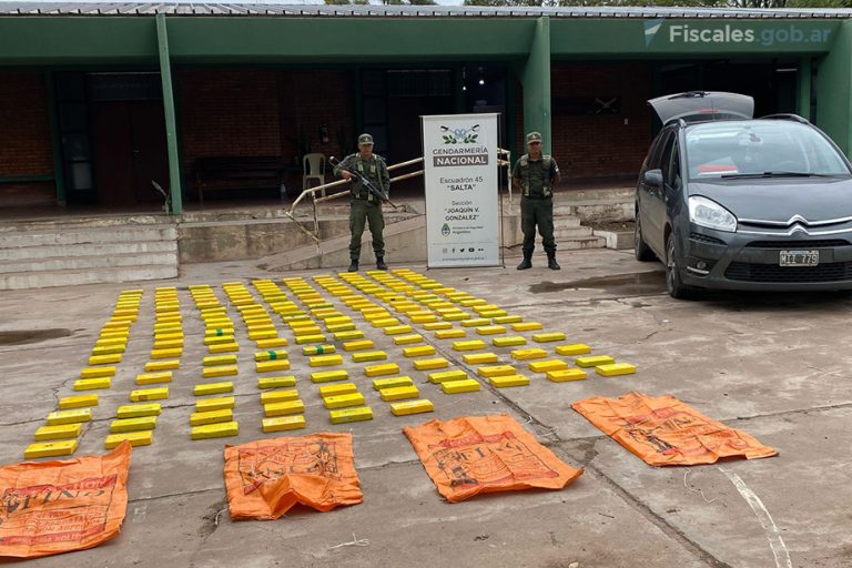 Salta: imputan y dictan la prisión preventiva de un conductor que llevaba 194 kilos de cocaína ocultos en el piso de un automóvil