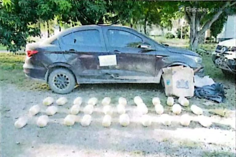 Orán: condenaron a 5 años y 2 meses de prisión domiciliaria a un conductor que fugó de un control y abandonó un auto con 30 kilos de marihuana en el baúl