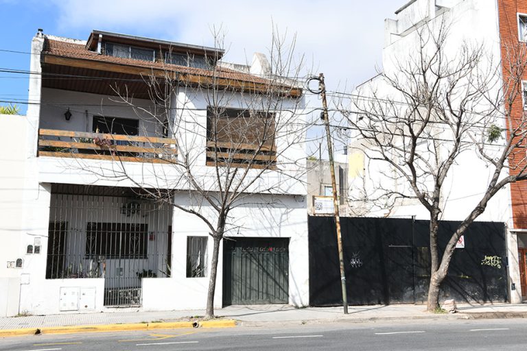 Piden indagar por encubrimiento al excompañero de Diego Fernández Lima en cuya casa de Coghlan hallaron sus restos