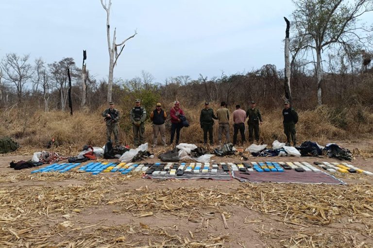 Salta: condenas de 8 y 10 años de prisión para cuatro hombres por transportar en mochilas  195 kilos de cocaína por la selva, cerca de la frontera