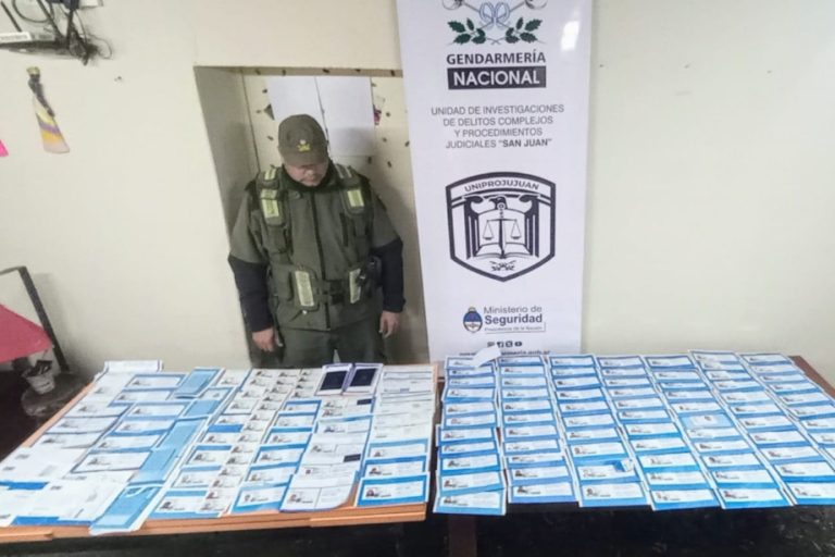 San Juan: imputan a una funcionaria pública y a otras ocho personas por formar una asociación ilícita que emitía documentos de identidad apócrifos
