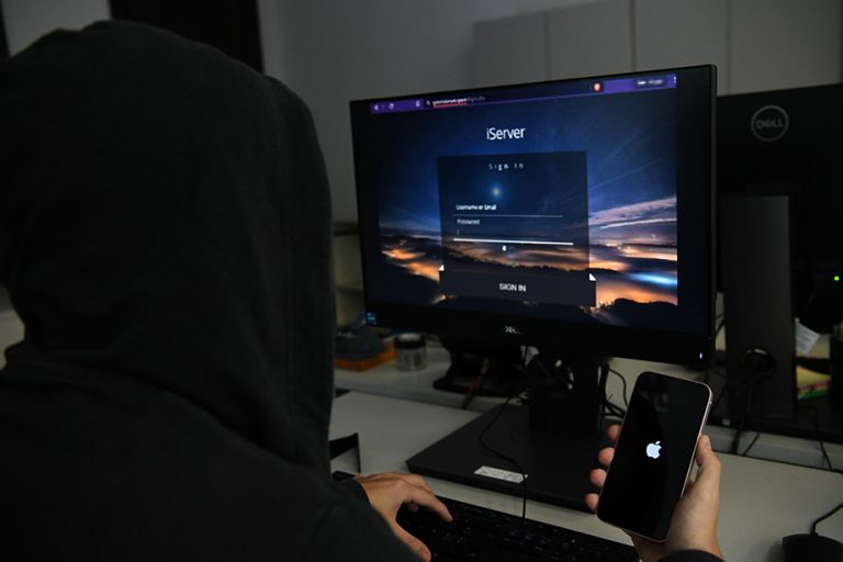 “Operación Kaerb”: cinco condenas por una plataforma para cibercriminales que enseñaba métodos de phishing para desbloquear iPhones