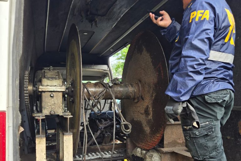 Azul: desarticularon una organización criminal itinerante especializada en el robo de cableado telefónico