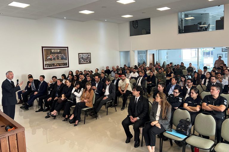 Posadas: la UNISA mantuvo reuniones de trabajo con miembros del MPF y capacitó a fuerzas de seguridad en el sistema acusatorio