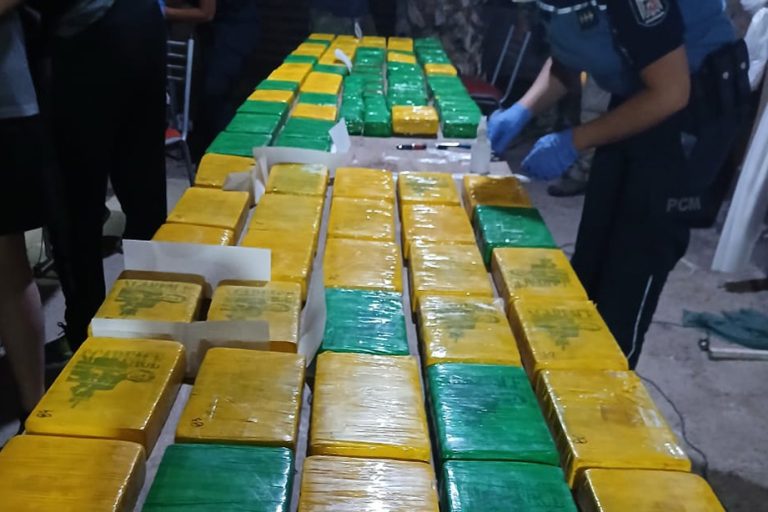 Mendoza: secuestran 91 kilos de cocaína de alta pureza, armas y dinero en efectivo