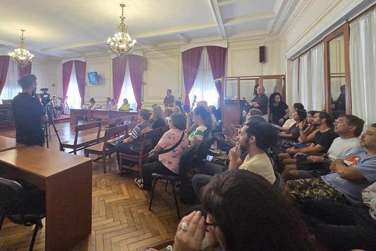 La Plata: juzgan a tres civiles por homicidios, secuestros, torturas y otros delitos cometidos por la CNU en 1975 y 1976