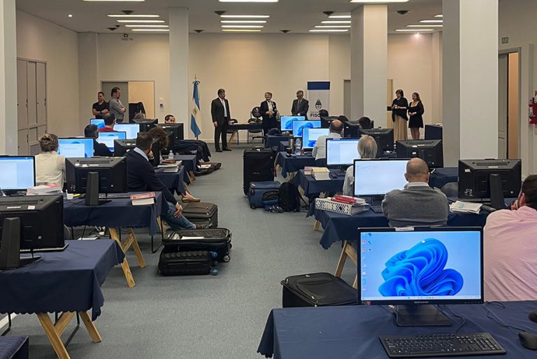 Concurso N°128: el tribunal evaluador emitió su dictamen sobre los exámenes escritos y fijó fecha para la prueba de oposición oral