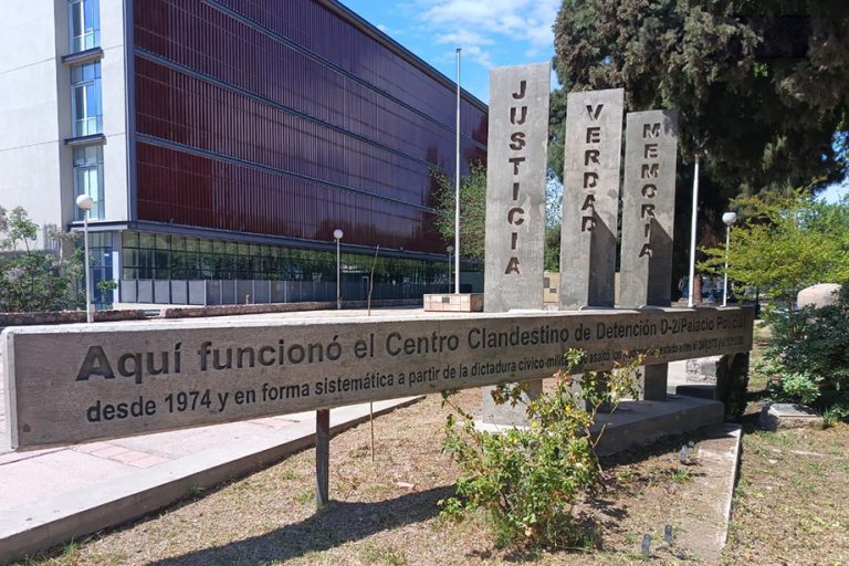 Mendoza: procesaron a 15 exmilitares y expolicías por crímenes cometidos contra casi 60 niños, niñas y adolescentes durante la última dictadura