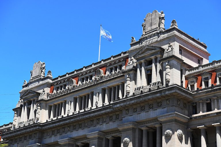 La Corte Suprema reconoció que la indemnización por accidente de trabajo que debe abonar una ART en quiebra es un crédito laboral