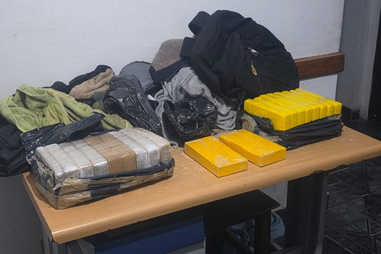 Salta: imputaron a dos pasajeras de un micro que llevaban 16 kilos y medio de cocaína ocultos en bolsos