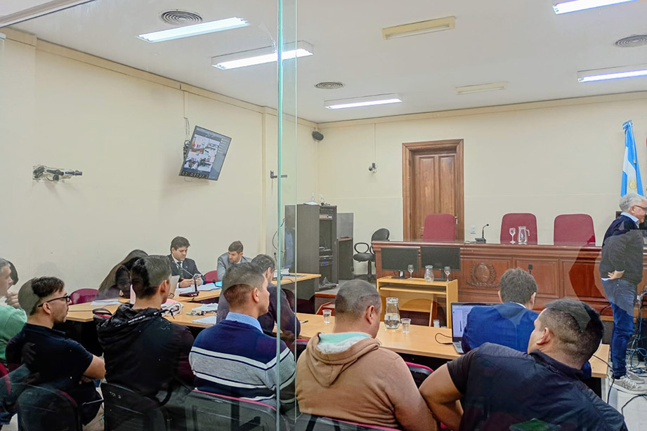 Rosario: imputaron a once gendarmes por apropiarse de cargas de hojas de coca en operativos desplegados en un peaje de la autopista a Buenos Aires