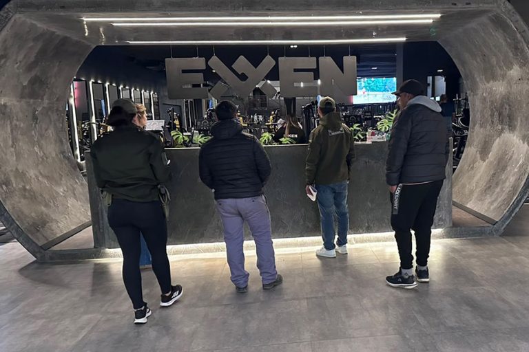Resistencia: allanamientos y detenciones en una investigación por lavado de activos vinculada a una cadena de gimnasios