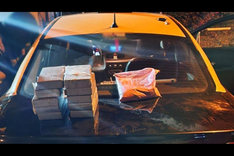 Imputaron al organizador de un transporte de más de 26 kilos de cocaína hallados en un taxi rosarino interceptado en Junín