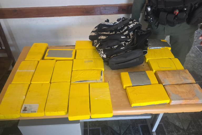 Salta: imputan y dictan la prisión preventiva de tres jóvenes que llevaban casi 50 kilos de cocaína en un micro de larga distancia