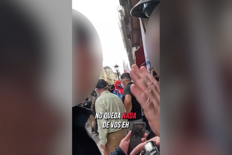 Piden que un reportero gráfico vaya a juicio acusado de amenazar a un youtuber que filmaba una manifestación en Congreso